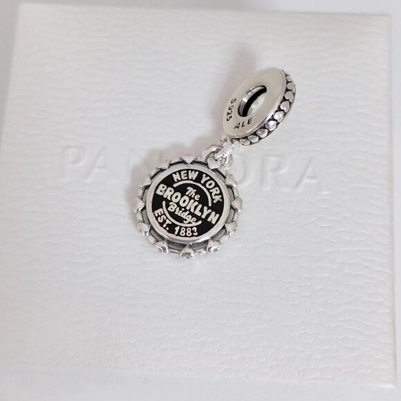 Pandora NEW YORK The BROOKLYN Bridge EST 1883 Exclusive Dangle Charm with box - Picture 3 of 6